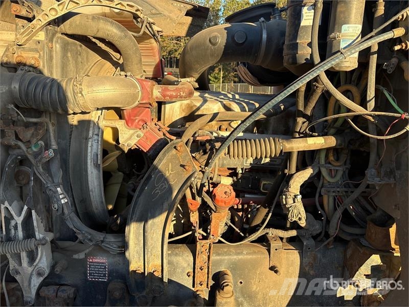 Mack T/A Sleeper Truck Tractor Trekkvogner