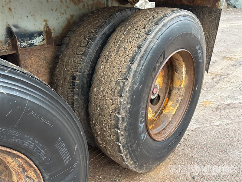Manac 26 ft T/A End Dump Trailer Tipper trailers