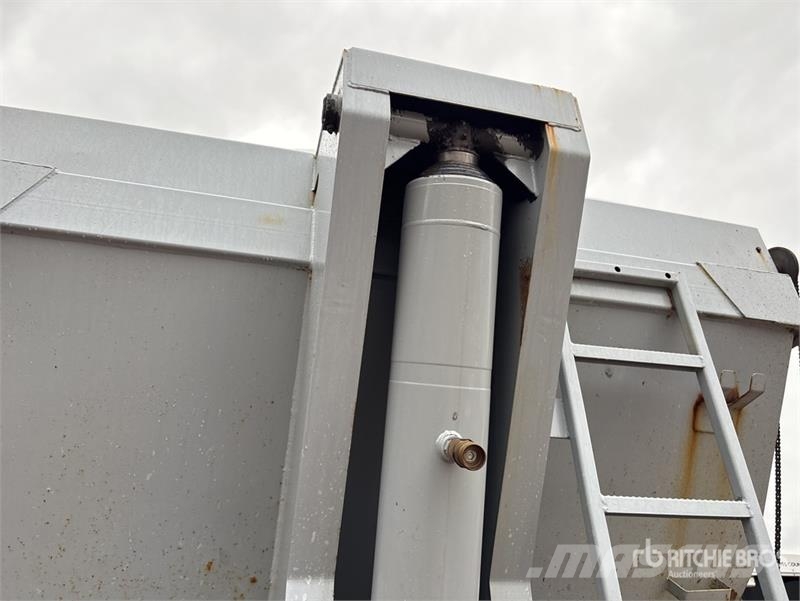 Manac 26 ft T/A End Dump Trailer Tipper trailers