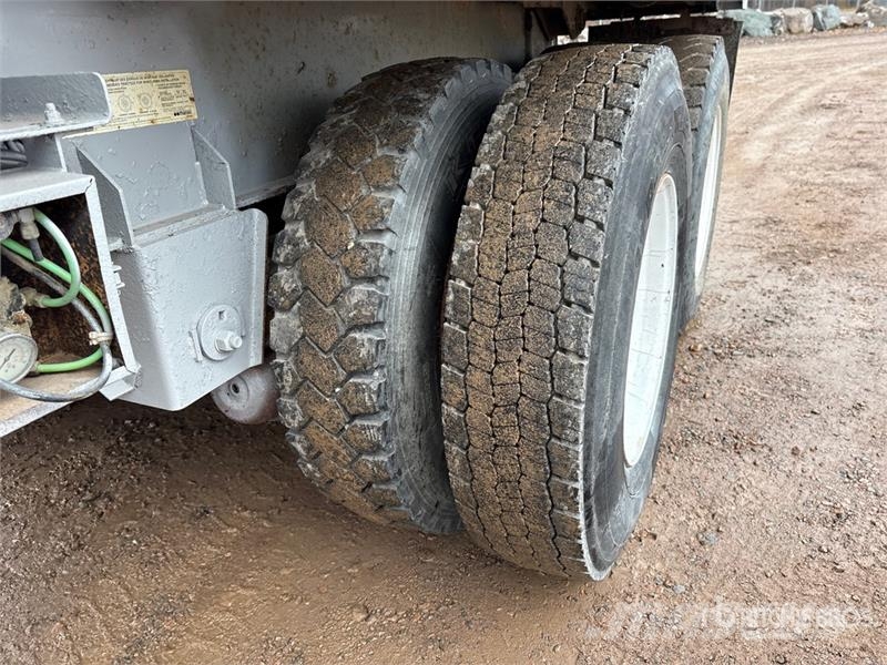 Manac 44226A 27 ft T/A End Dump Trailer Tipphengere