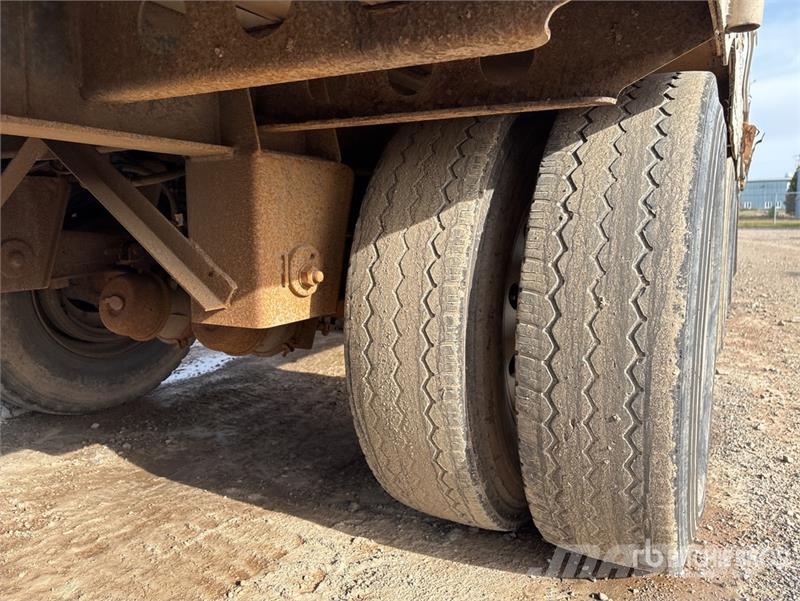 Manac 53 ft x 102 in Quad/A Open-Top Chip Trailer Remolques volquete para virutas de madera