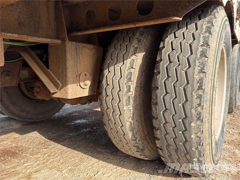 Manac 53 ft x 102 in Quad/A Open-Top Chip Trailer Remolques volquete para virutas de madera