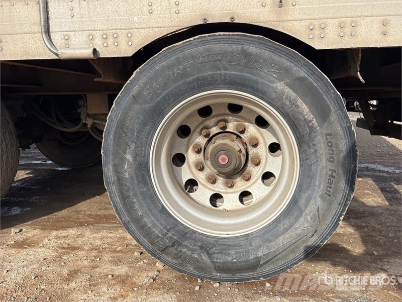 Manac 53 ft x 102 in Quad/A Open-Top Chip Trailer Remolques volquete para virutas de madera