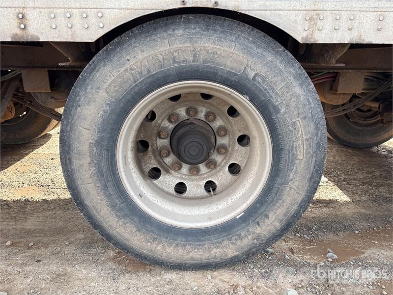 Manac 53 ft x 102 in Quad/A Open-Top Chip Trailer Remolques volquete para virutas de madera