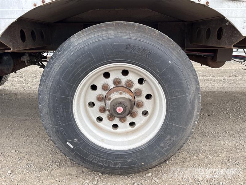 Manac 53 ft x 102 in Quad/A Open-Top Chip Trailer Ремаркета за дървени стърготини
