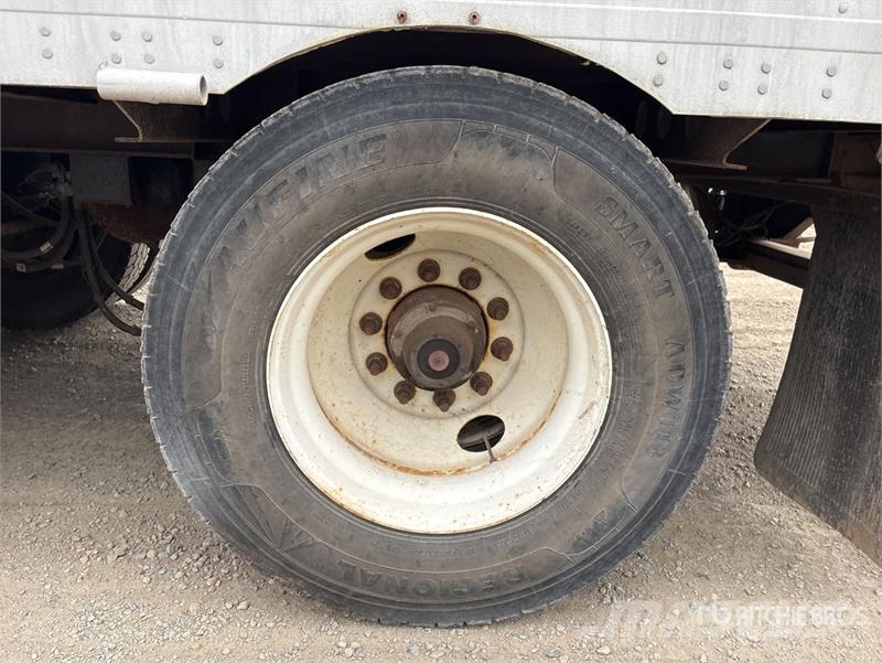 Manac 53 ft x 102 in Quad/A Open-Top Chip Trailer Ремаркета за дървени стърготини
