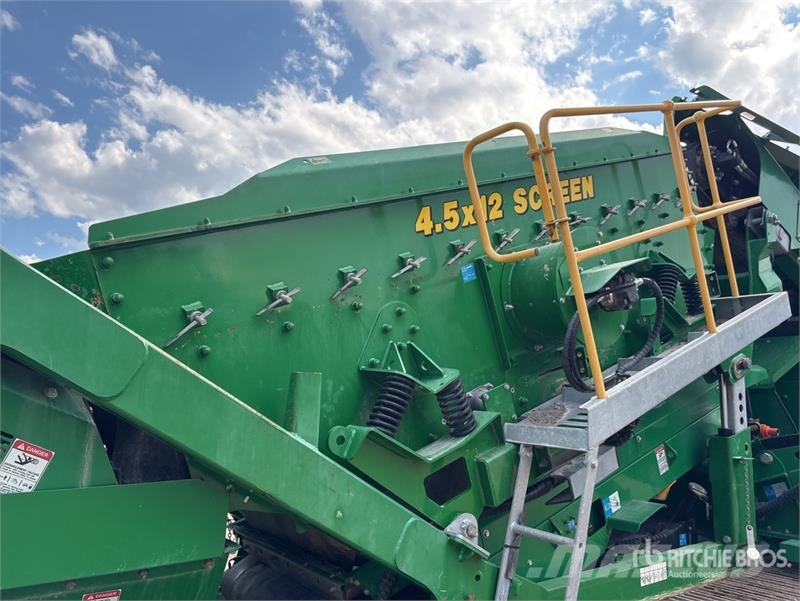 McCloskey R105 Tracked Screen Plant غرابيل