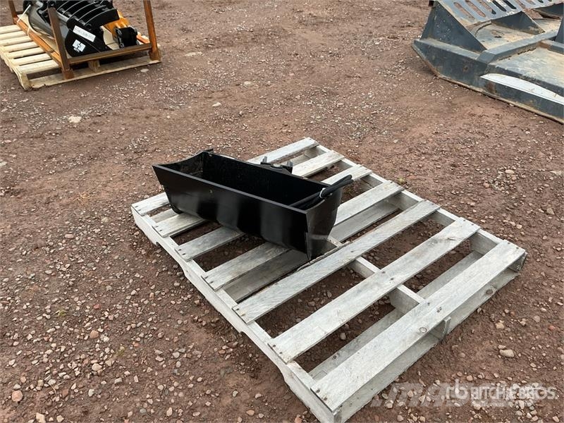 Miva VCT600 24 in Hydraulic Tilting Excavator Bucket (U Cucharones