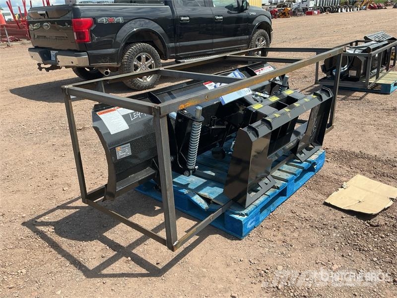 Mower King SPA84 84 in 4-Way Skid Steer Dozer (Unu Πτερύγια