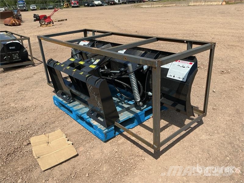 Mower King SPA84 84 in 4-Way Skid Steer Dozer (Unu Πτερύγια