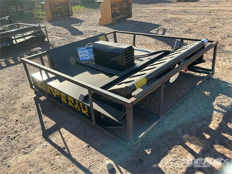 Mower King SSRC 72 in Skid Steer Brush Cutter (Unu Corta-césped delanteros y traseros