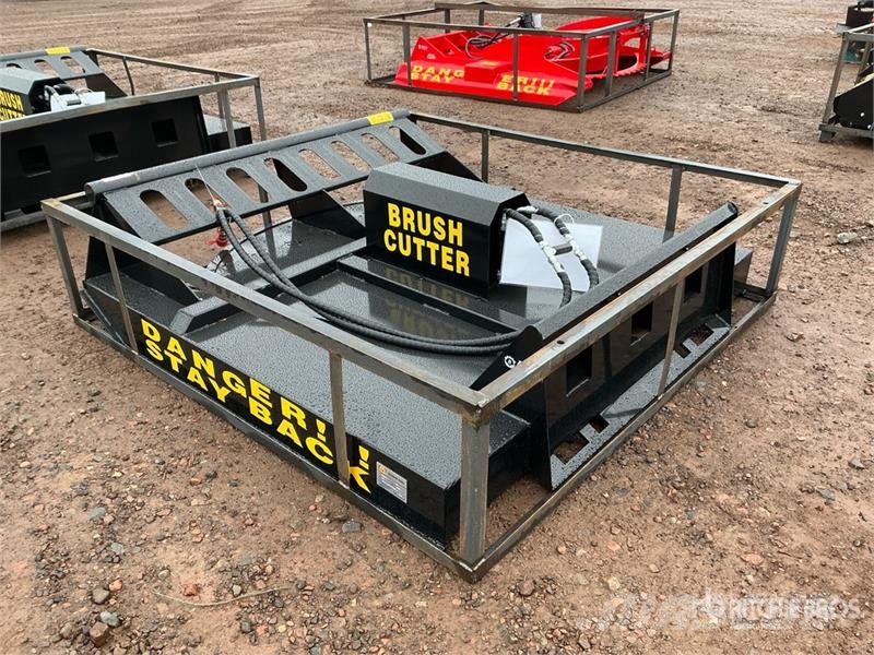 Mower King SSRC 72 in Skid Steer Brush Cutter (Unu 裝載與牽引式割草機