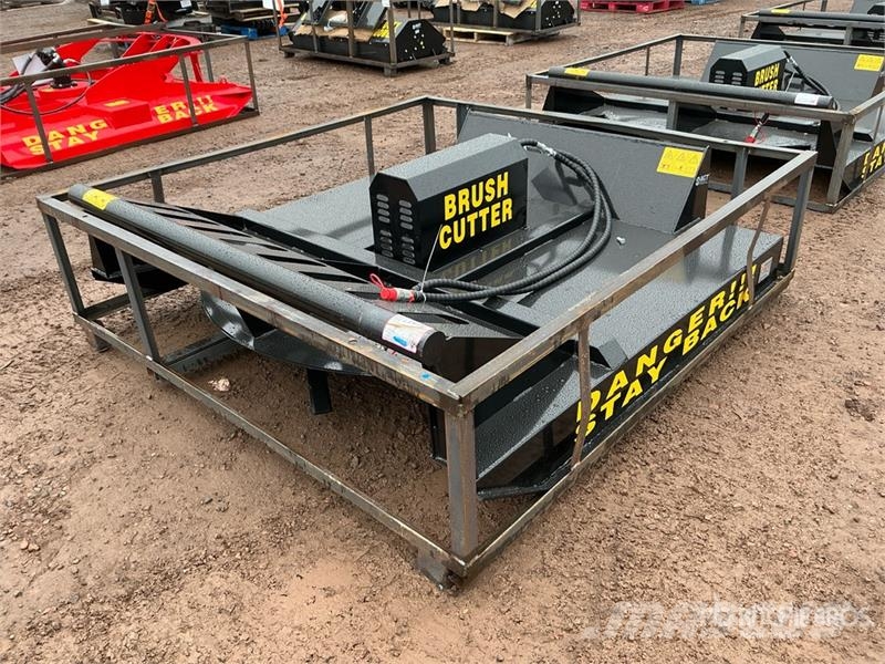 Mower King SSRC 72 in Skid Steer Brush Cutter (Unu 裝載與牽引式割草機