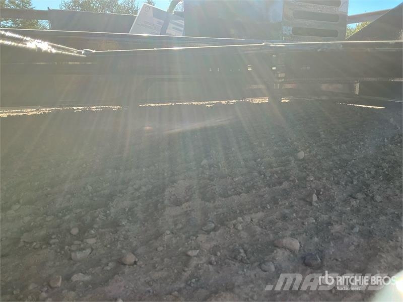Mower King SSRC 72 in Skid Steer Brush Cutter (Unu Corta-césped delanteros y traseros