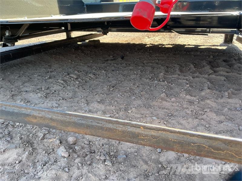 Mower King SSRC 72 in Skid Steer Brush Cutter (Unu Corta-césped delanteros y traseros