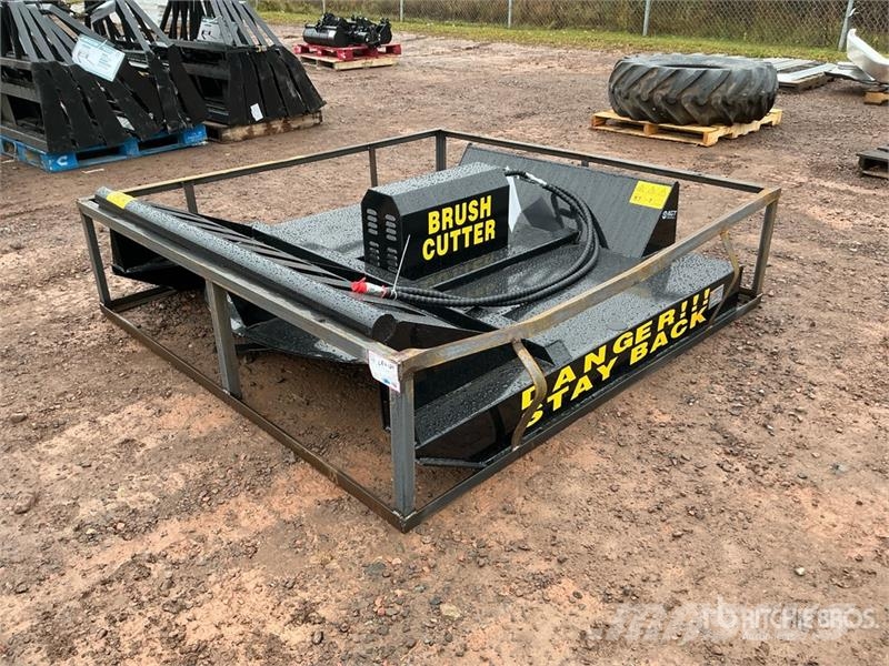 Mower King SSRC 72 in Skid Steer Brush Cutter (Unu 裝載與牽引式割草機
