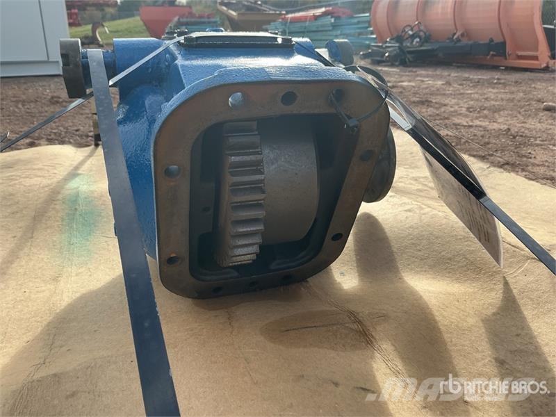 Muncie 82 Series 8 Bolt PTO w/ Air Shift Andre komponenter