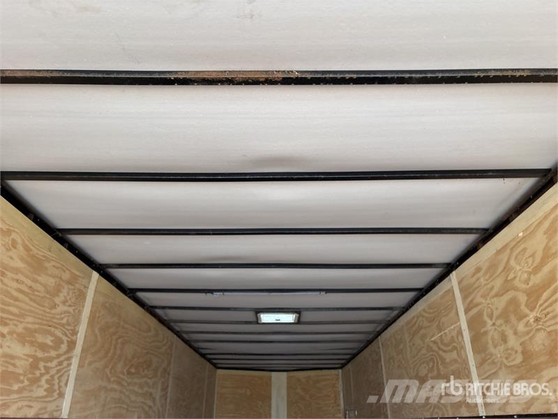  Nationcraft 36 ft Tri/A Enclosed Trailer Прицепы-фургоны