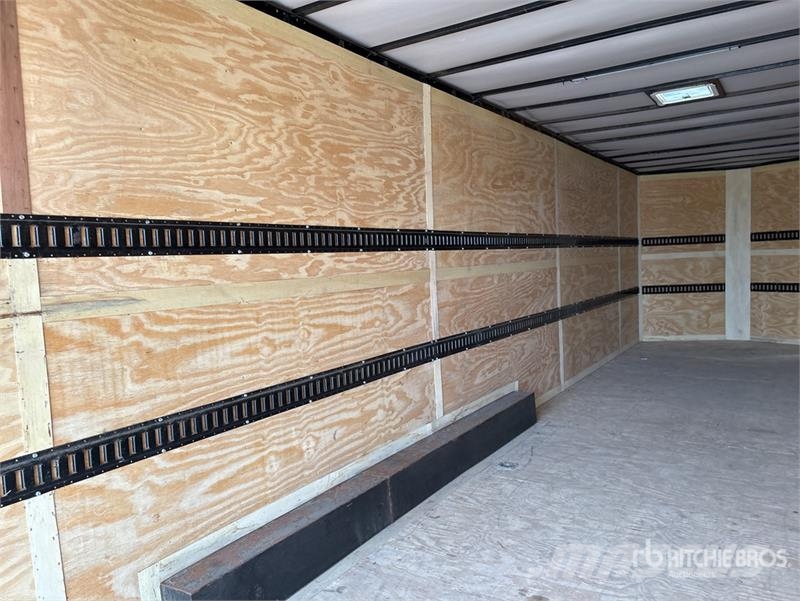  Nationcraft 36 ft Tri/A Enclosed Trailer Прицепы-фургоны