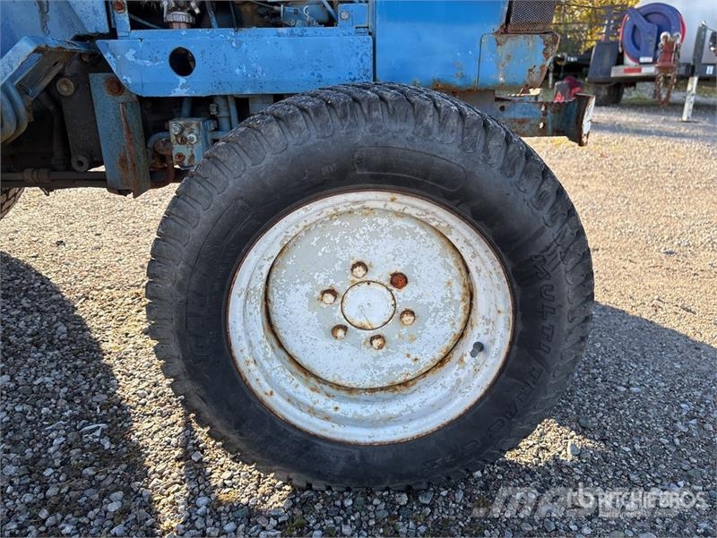 New Holland 1620 2WD Tractor 曳引機