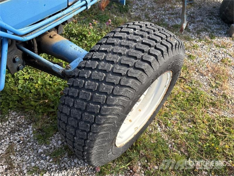 New Holland 1620 2WD Utility Tractor 小型曳引機