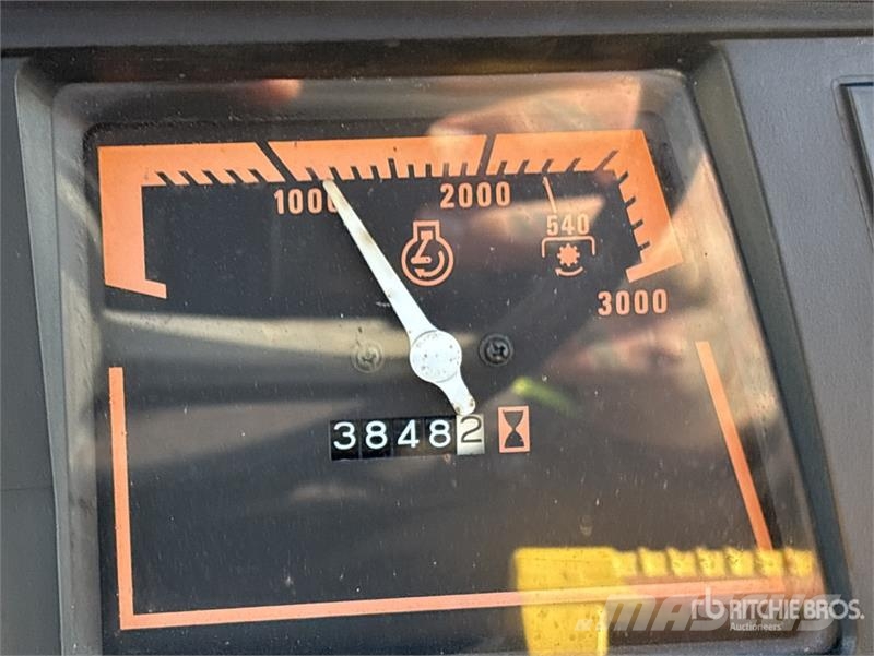 New Holland 1620 2WD Utility Tractor 小型曳引機
