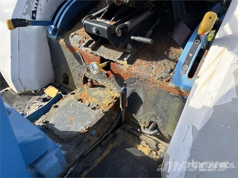 New Holland 1620 2WD Utility Tractor 小型曳引機