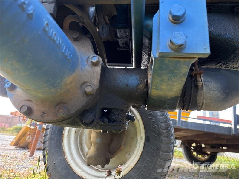 New Holland 1620 2WD Utility Tractor 小型曳引機