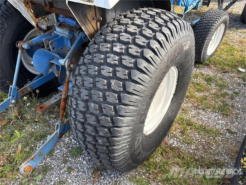New Holland 1620 2WD Utility Tractor 小型曳引機