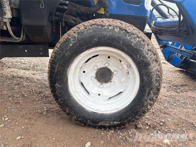 New Holland Boomer 3050 4WD Utility Tractor Kompaktni (mali) traktori