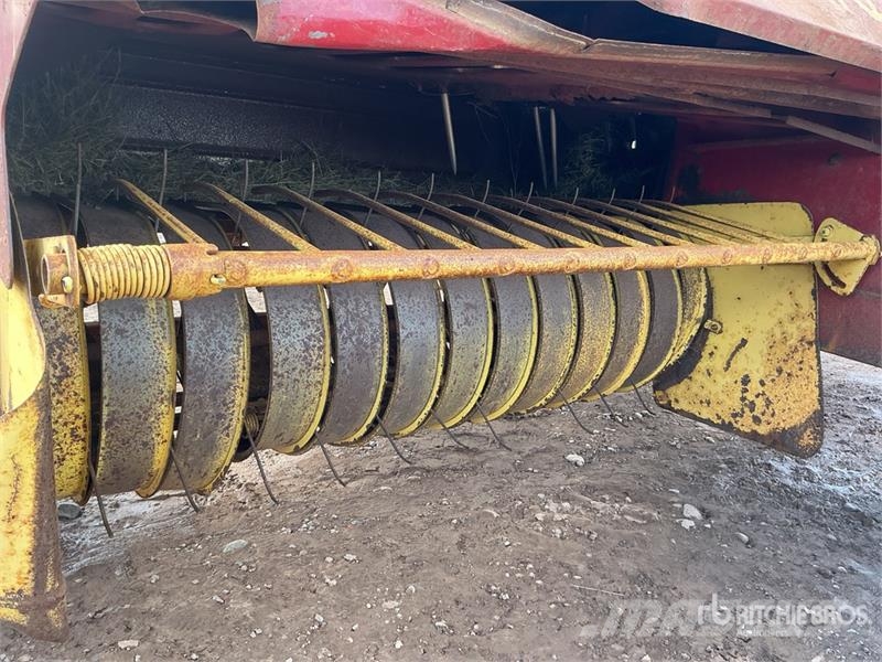 New Holland Hayliner 273 Square Baler Heinapressid