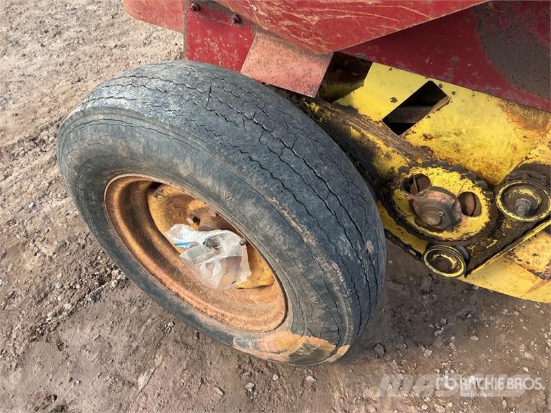 New Holland Hayliner 273 Square Baler Heinapressid