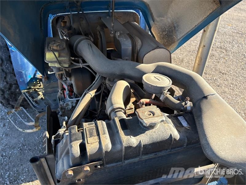 New Holland TN55 2WD Tractor Traktori