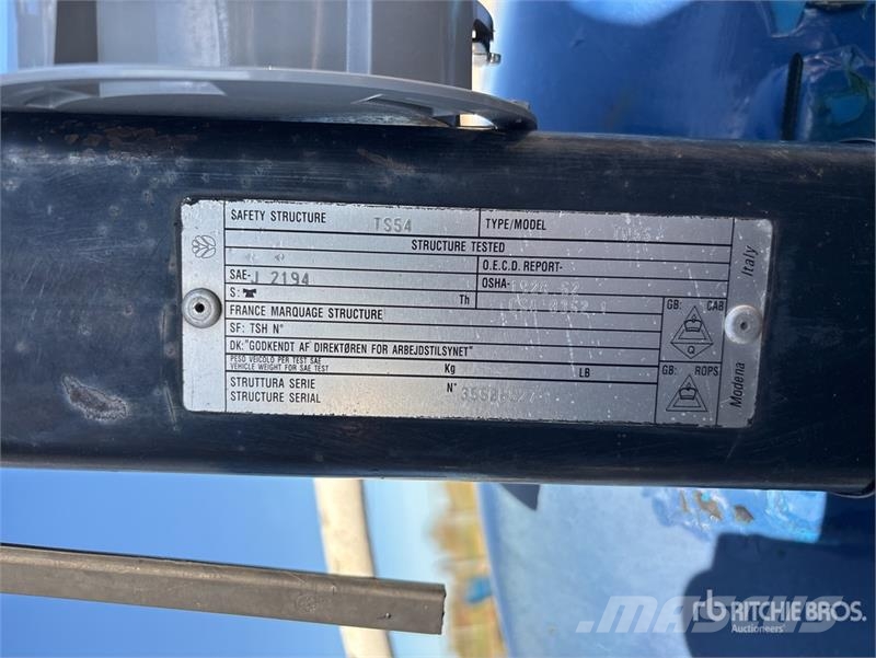 New Holland TN55 2WD Tractor Traktori