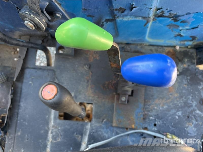 New Holland TN55 2WD Tractor Traktori
