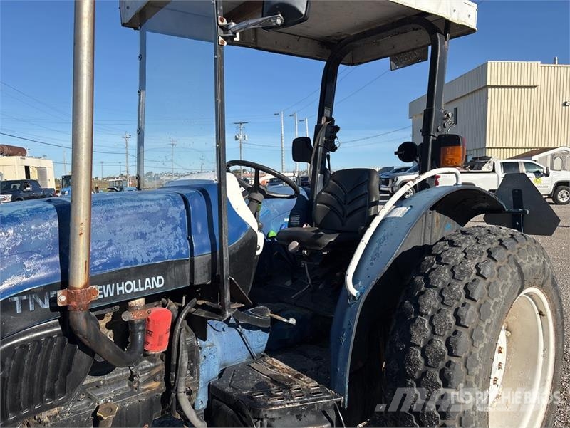 New Holland TN55 2WD Tractor Traktori