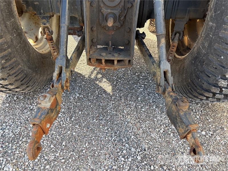 New Holland TN60DA Traktori