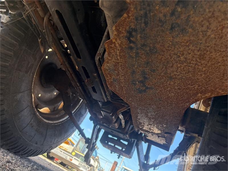 New Holland TN60DA Traktori