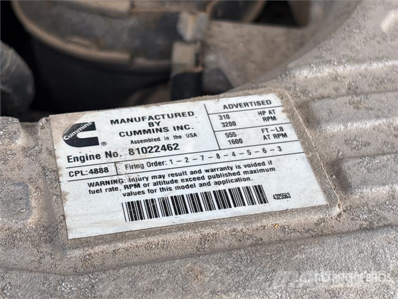 Nissan Titan 4x4 Crew Cab Pickup Muu