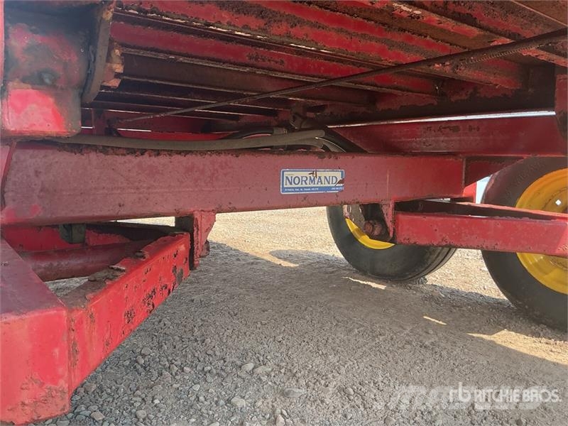 Normand 10 ft T/A End Dump Farm Trailer Other trailers