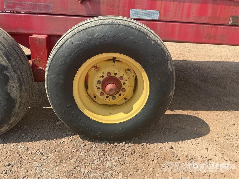 Normand 10 ft T/A End Dump Farm Trailer Other trailers