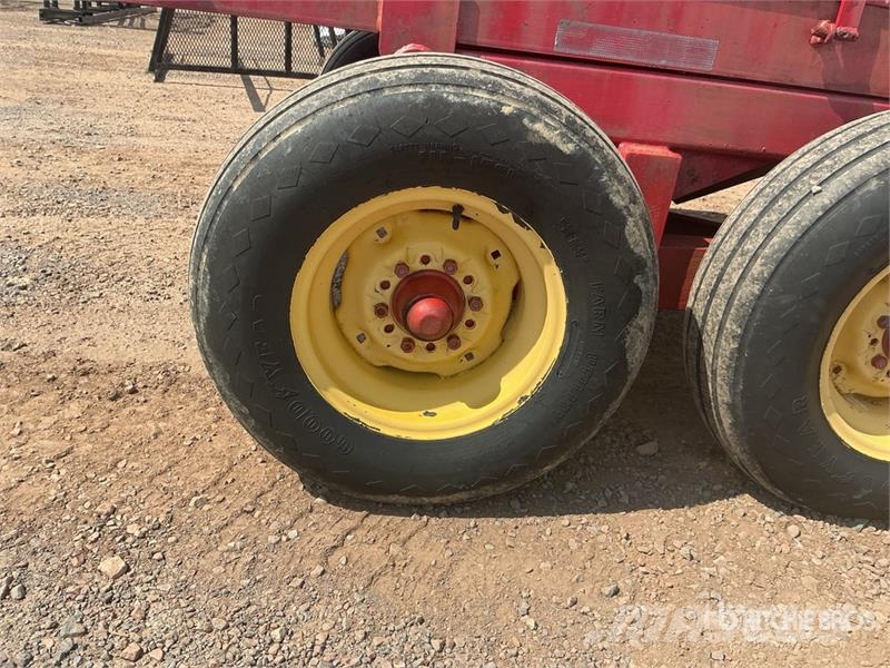 Normand 10 ft T/A End Dump Farm Trailer Other trailers