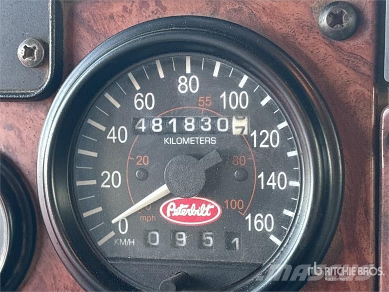 Peterbilt 330 Kipper