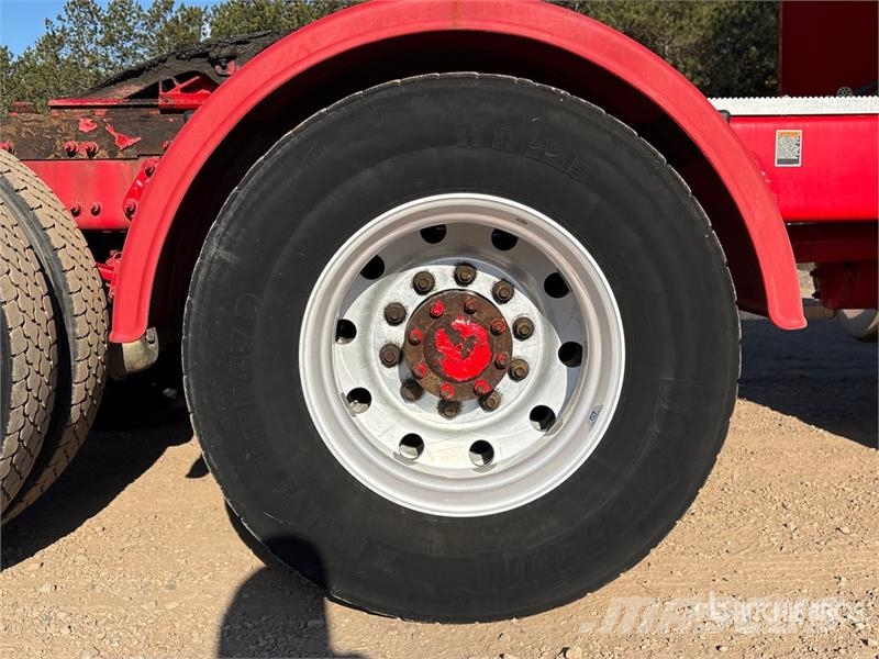 Peterbilt 567 Trekkers