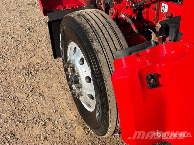 Peterbilt 567 Trekkers