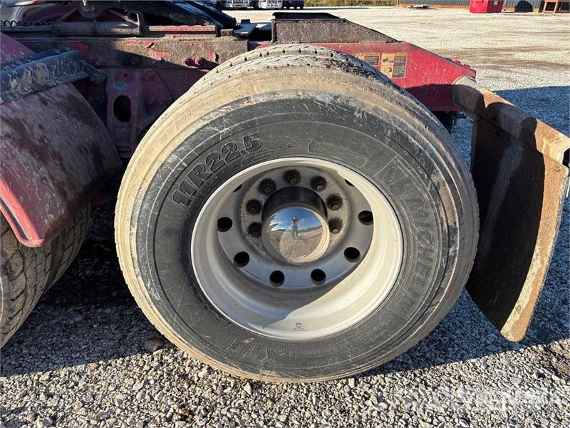 Peterbilt 567 وحدات الجر