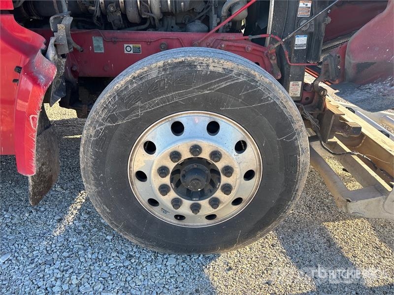 Peterbilt 567 وحدات الجر