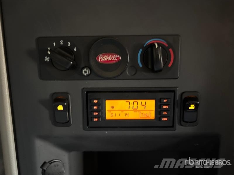 Peterbilt 567 وحدات الجر