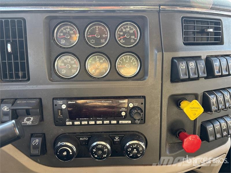 Peterbilt 567 Trekkers