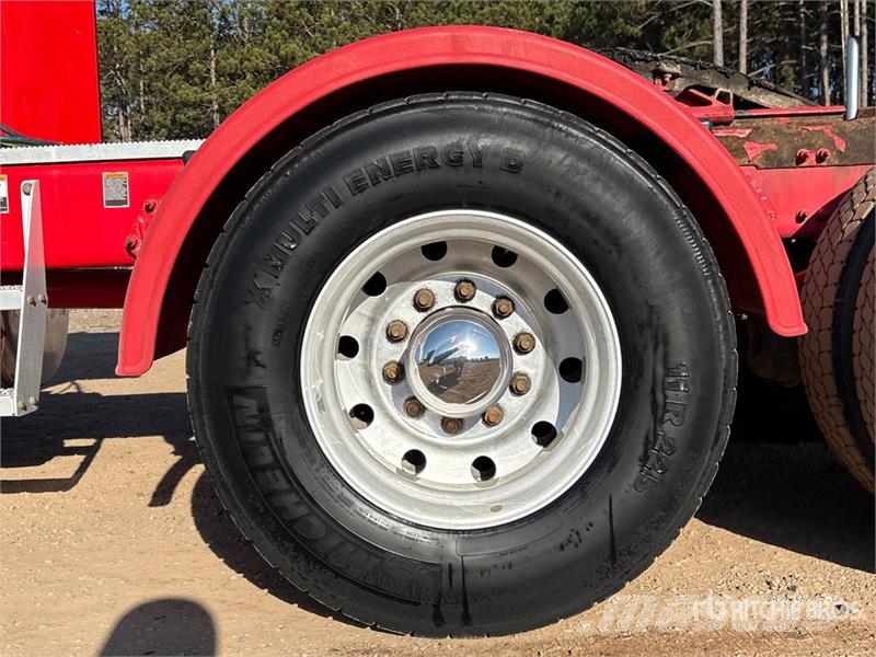 Peterbilt 567 Trekkers